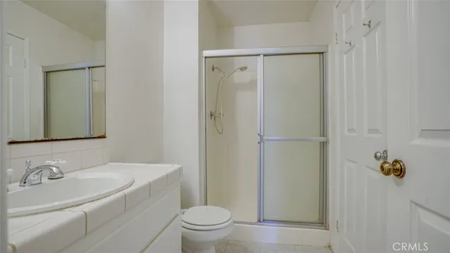 a view of empty room with window