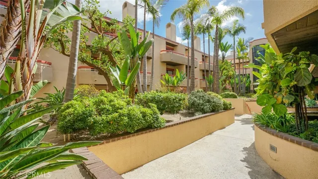 a view of an entryway of the house