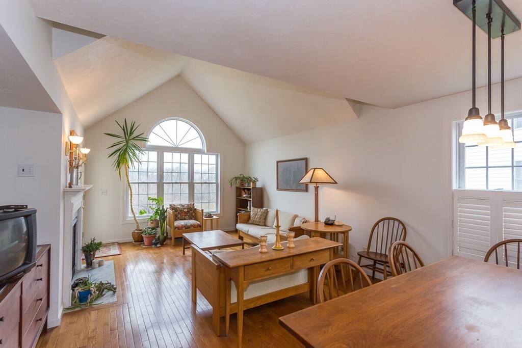 281 Rowley Bridge Road, Unit 5 Topsfield, MA 01983 - Photo 6 of 18 Gallery Image 6