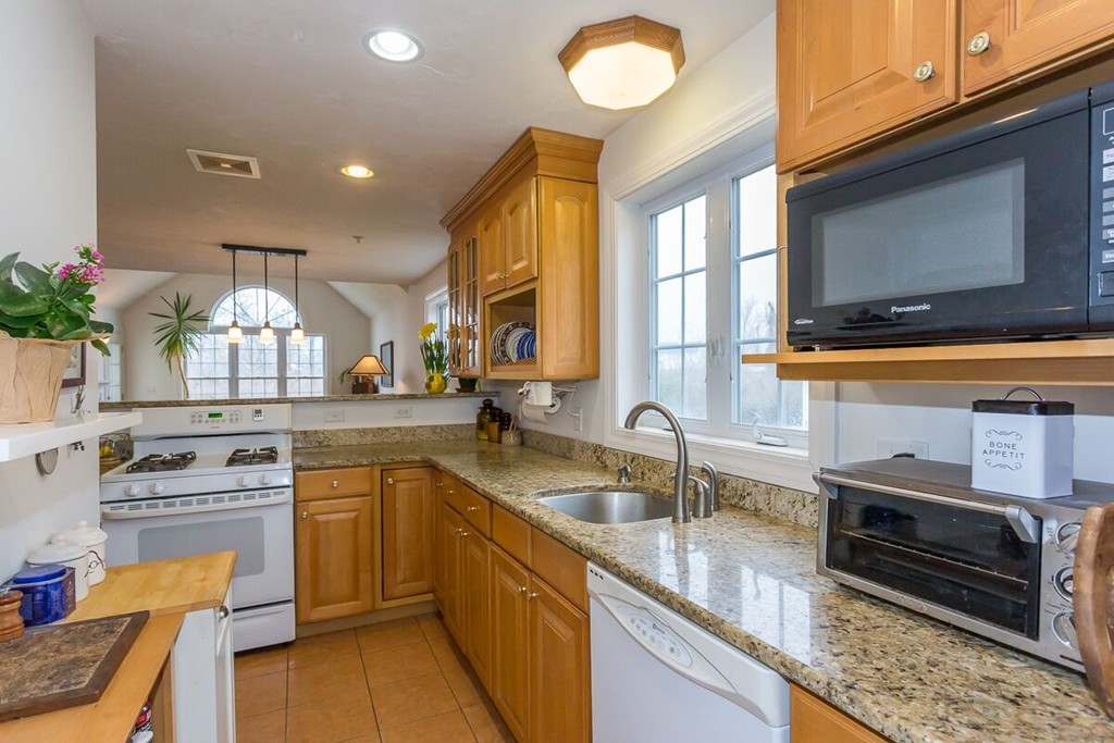 281 Rowley Bridge Road, Unit 5 Topsfield, MA 01983 - Photo 8 of 18 Gallery Image 8