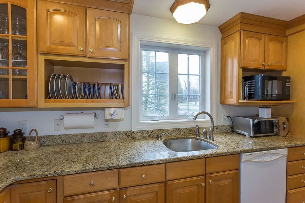 281 Rowley Bridge Road, Unit 5 Topsfield, MA 01983 - Photo 9 of 18 Gallery Image 9