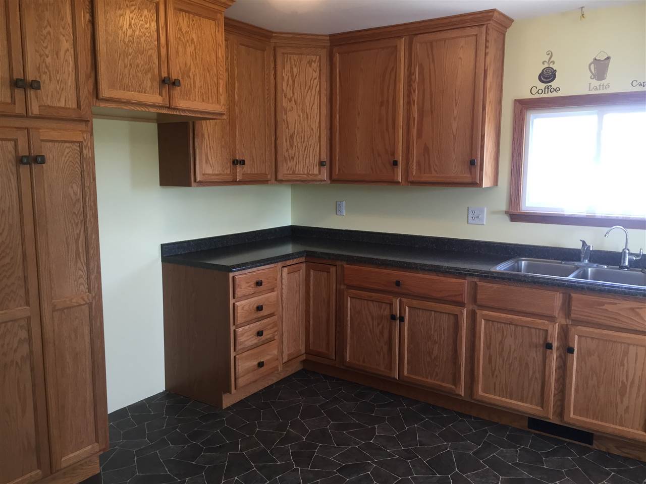 3990 South Begole Road Ithaca, MI 48847 - Photo 7 of 62 1821033-6.JPG