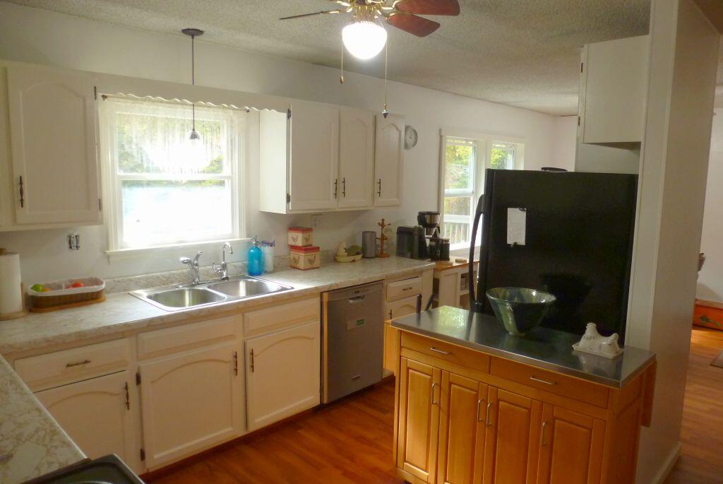 125 McNally Road Clinton, ME 04927 - Photo 4 of 29 Kitmain