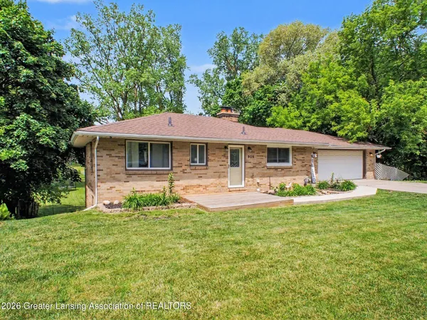 $279,900 | 805 Dryer Farm Road, Lansing, MI 48917