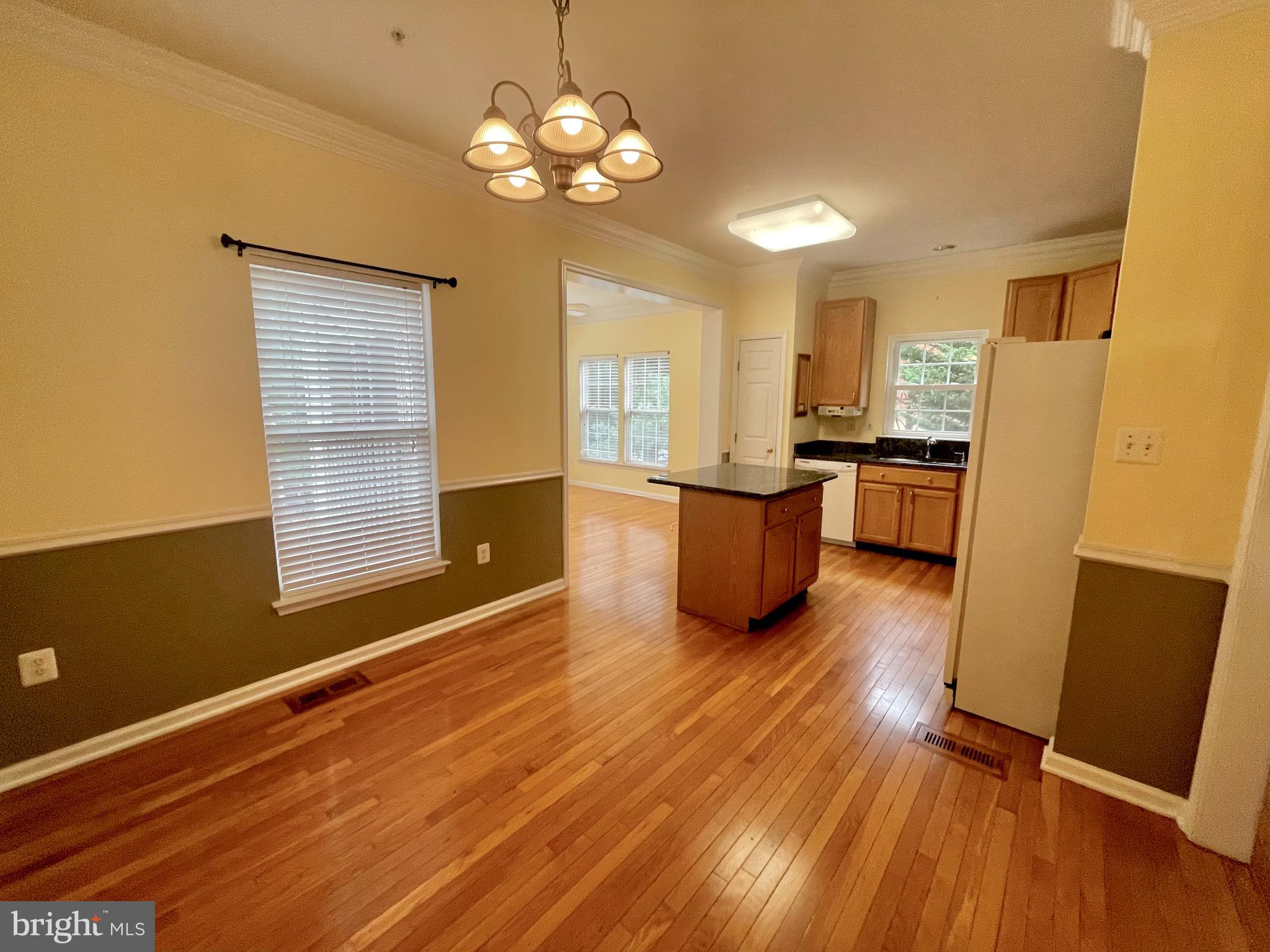 6101 Newport Terrace Frederick, MD 21701 - Photo 2 of 14 Kitchen and Dining