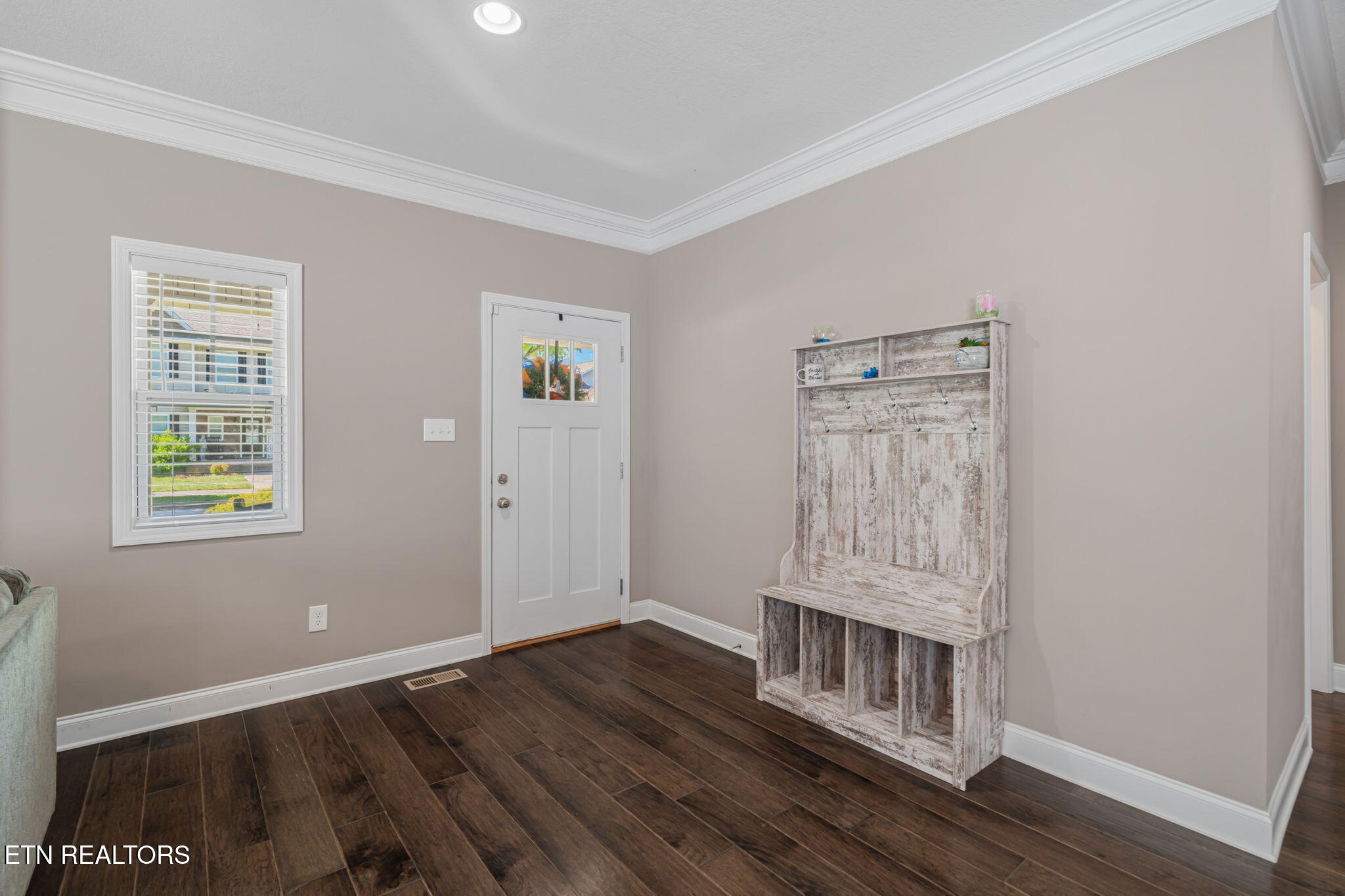 99 Fallberry Street Oak Ridge, TN 37830 - Photo 7 of 60 Entry