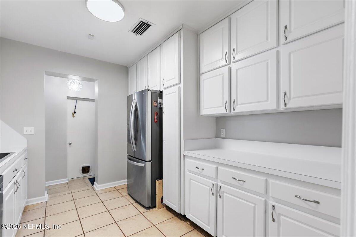 560 Mandalay Road Jacksonville, FL 32216 - Photo 8 of 27 07-Kitchen