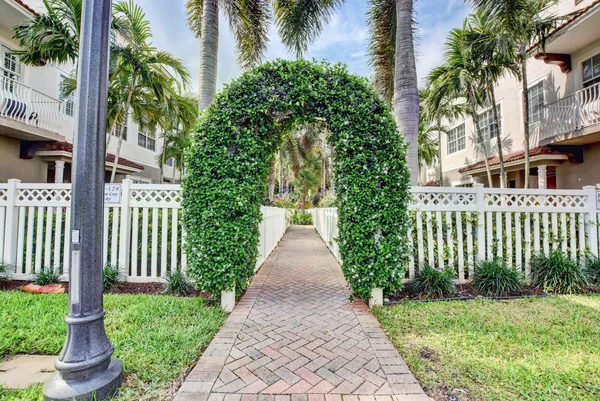 $3,300 | 120 Ocean Cay Way, Hypoluxo, FL 33462