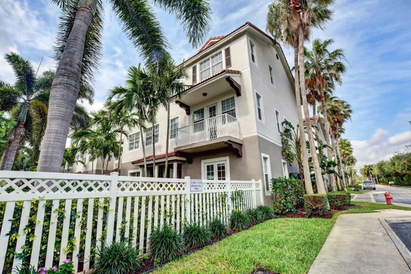 $3,300 | 120 Ocean Cay Way, Hypoluxo, FL 33462