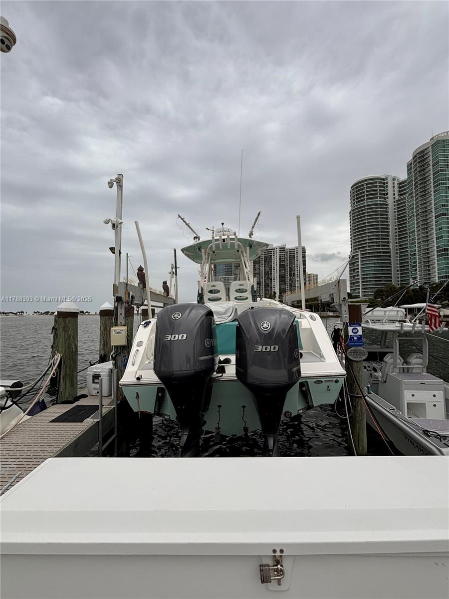 1915 Brickell Avenue Miami, FL 33129 - Photo 3 of 6 a view of a terrace
