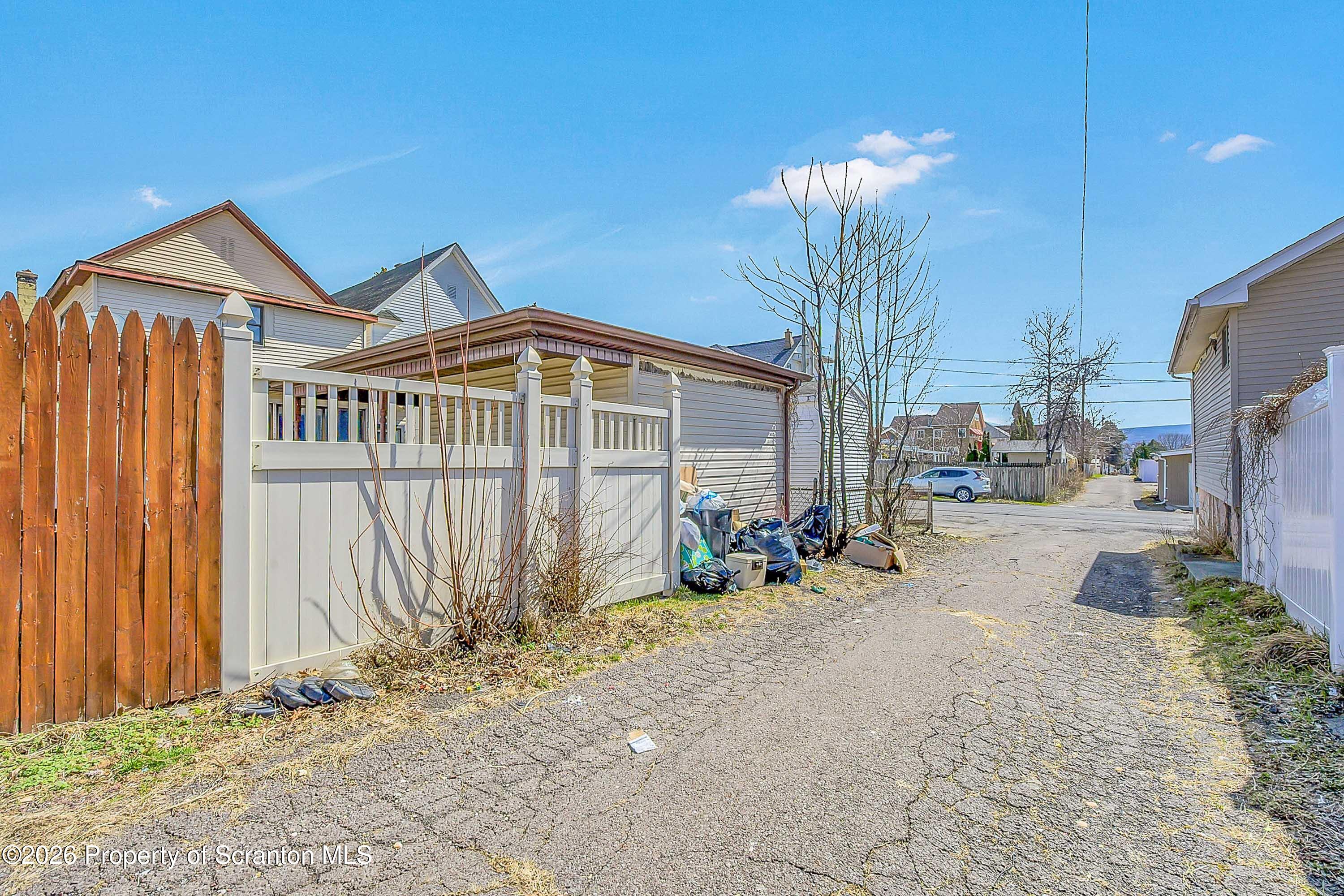1707 Elizabeth Street Scranton, PA 18504 - Photo 6 of 31 Elizabeth-8