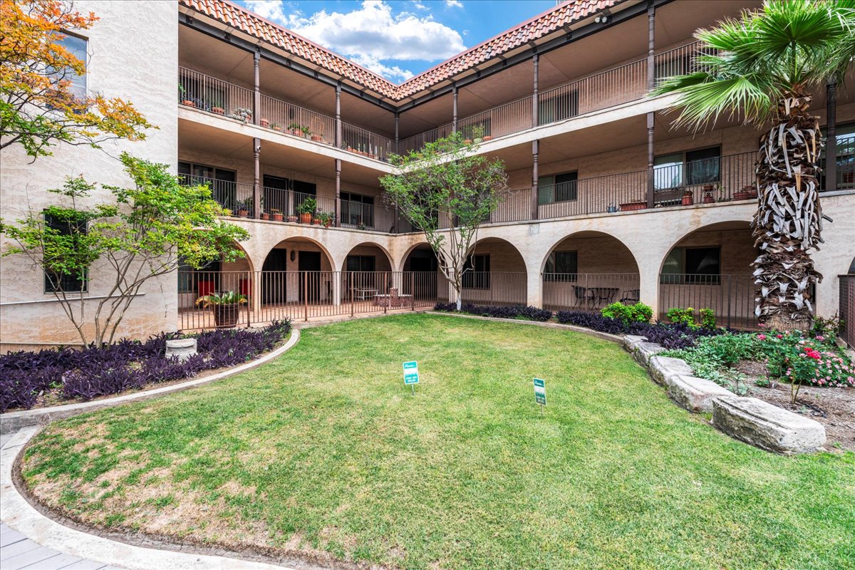 505 West 7th Street, Unit 313 Austin, TX 78701 - Photo 27 of 30 View of building exterior