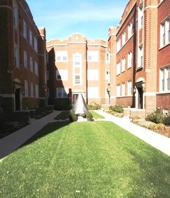 $1,700 | 1346.5 West Estes Avenue, Unit 3E, Chicago, IL 60626