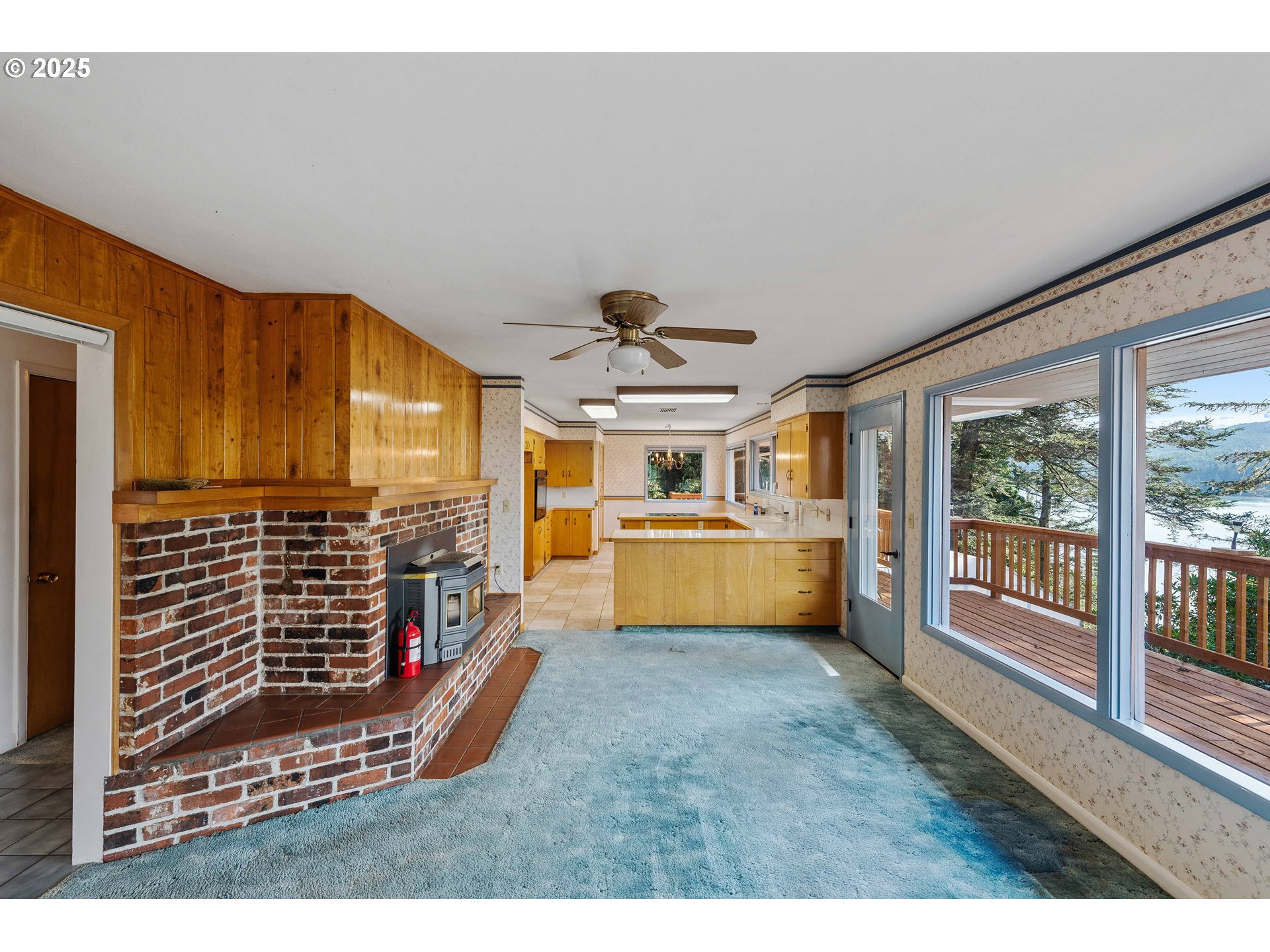 67182 West Westview Road North Bend, OR 97459 - Photo 11 of 48 Gallery Image 11