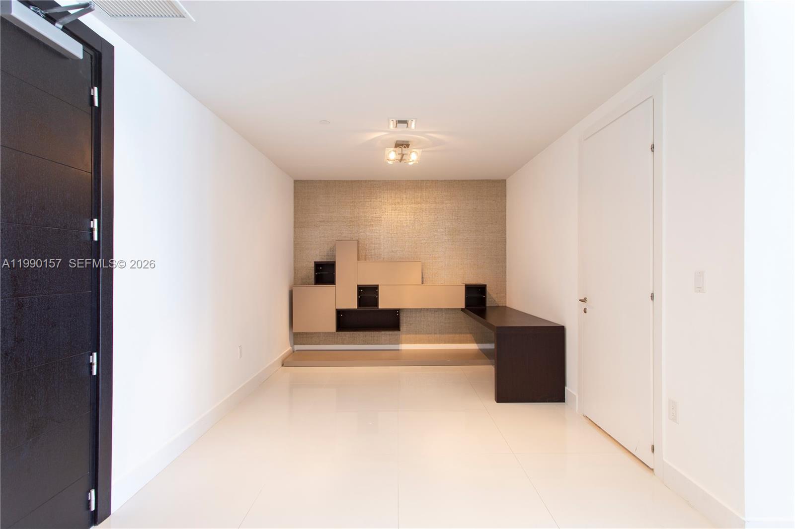 200 Biscayne Blvd Way, Unit 4512 Miami, FL 33131 - Photo 3 of 19