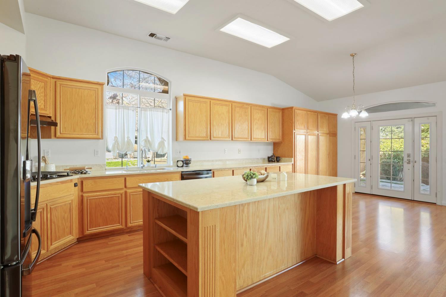 215 Generations Court Manteca, CA 95337 - Photo 27 of 56