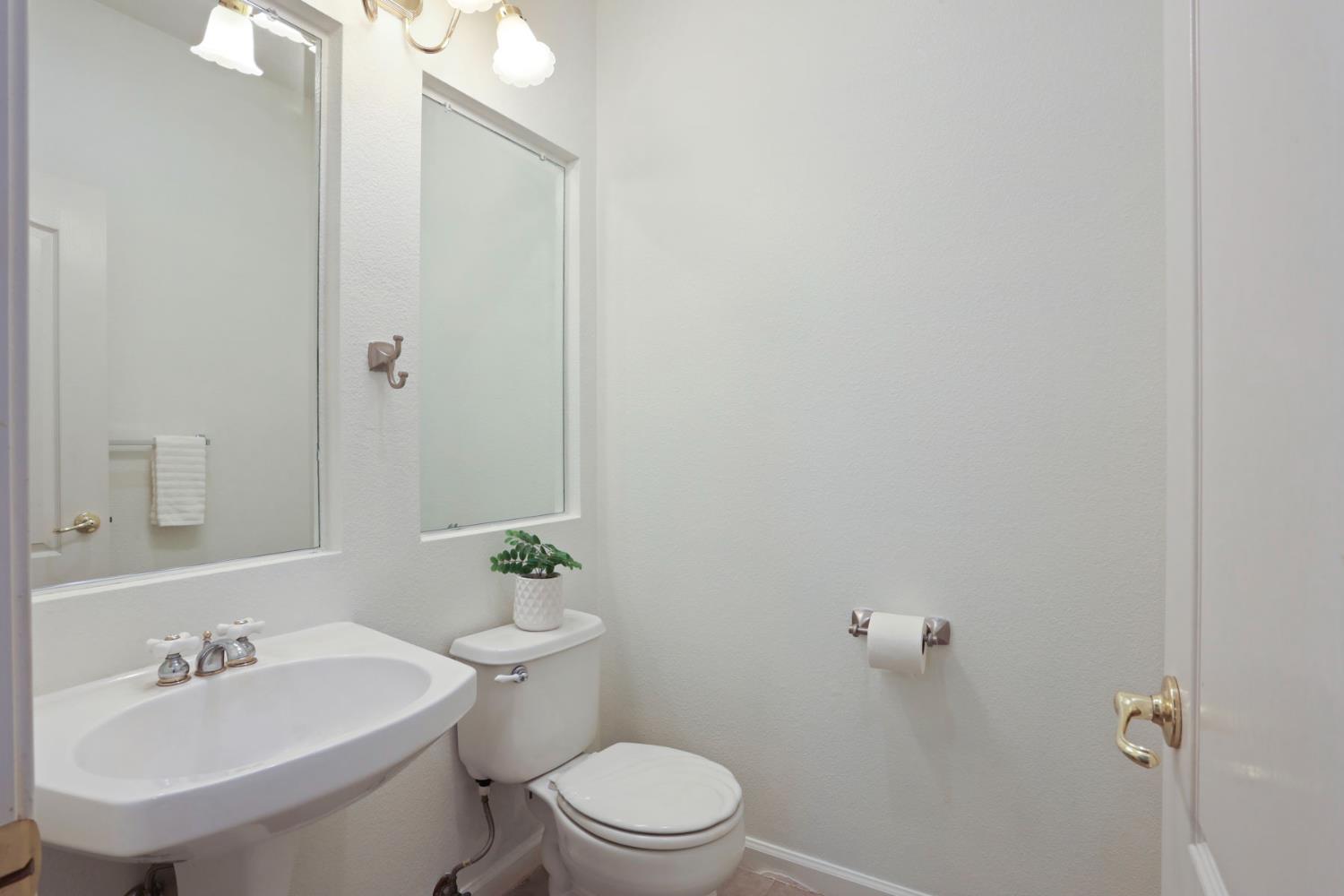 215 Generations Court Manteca, CA 95337 - Photo 37 of 56