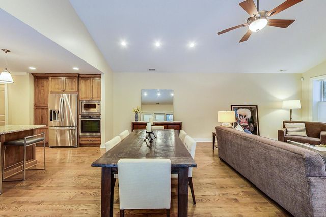 $790,000 | 520 Hunter Road, Glenview, IL 60025