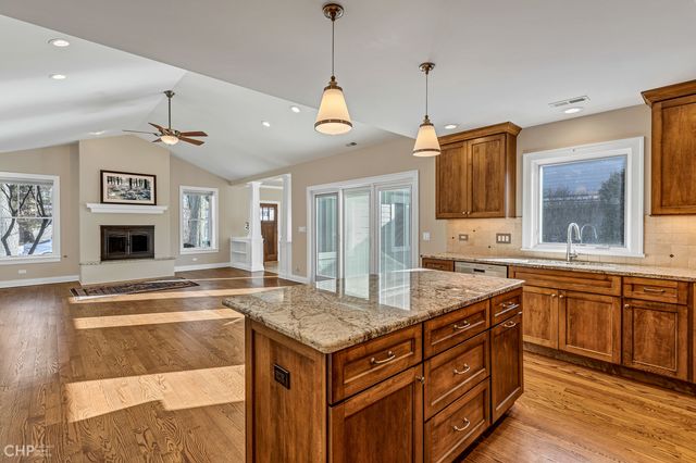 $790,000 | 520 Hunter Road, Glenview, IL 60025