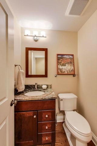 $790,000 | 520 Hunter Road, Glenview, IL 60025