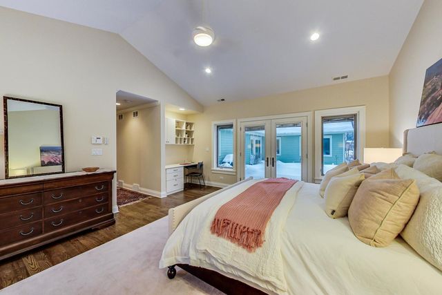 $790,000 | 520 Hunter Road, Glenview, IL 60025