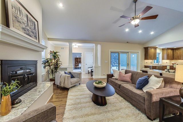 $790,000 | 520 Hunter Road, Glenview, IL 60025