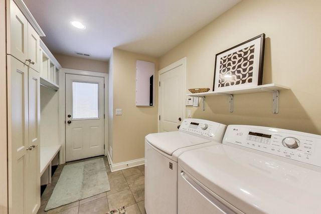 $790,000 | 520 Hunter Road, Glenview, IL 60025