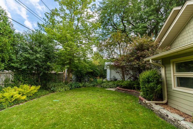 $790,000 | 520 Hunter Road, Glenview, IL 60025