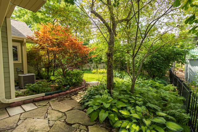 $790,000 | 520 Hunter Road, Glenview, IL 60025