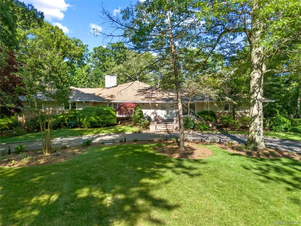 $2,499,000 | 249 Glen Cove Road, Old Westbury, NY 11568