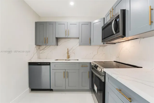 $3,300 | 2148 Northwest 48th Street, Unit 2148, Miami, FL 33142