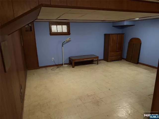 a view of a livingroom with furniture