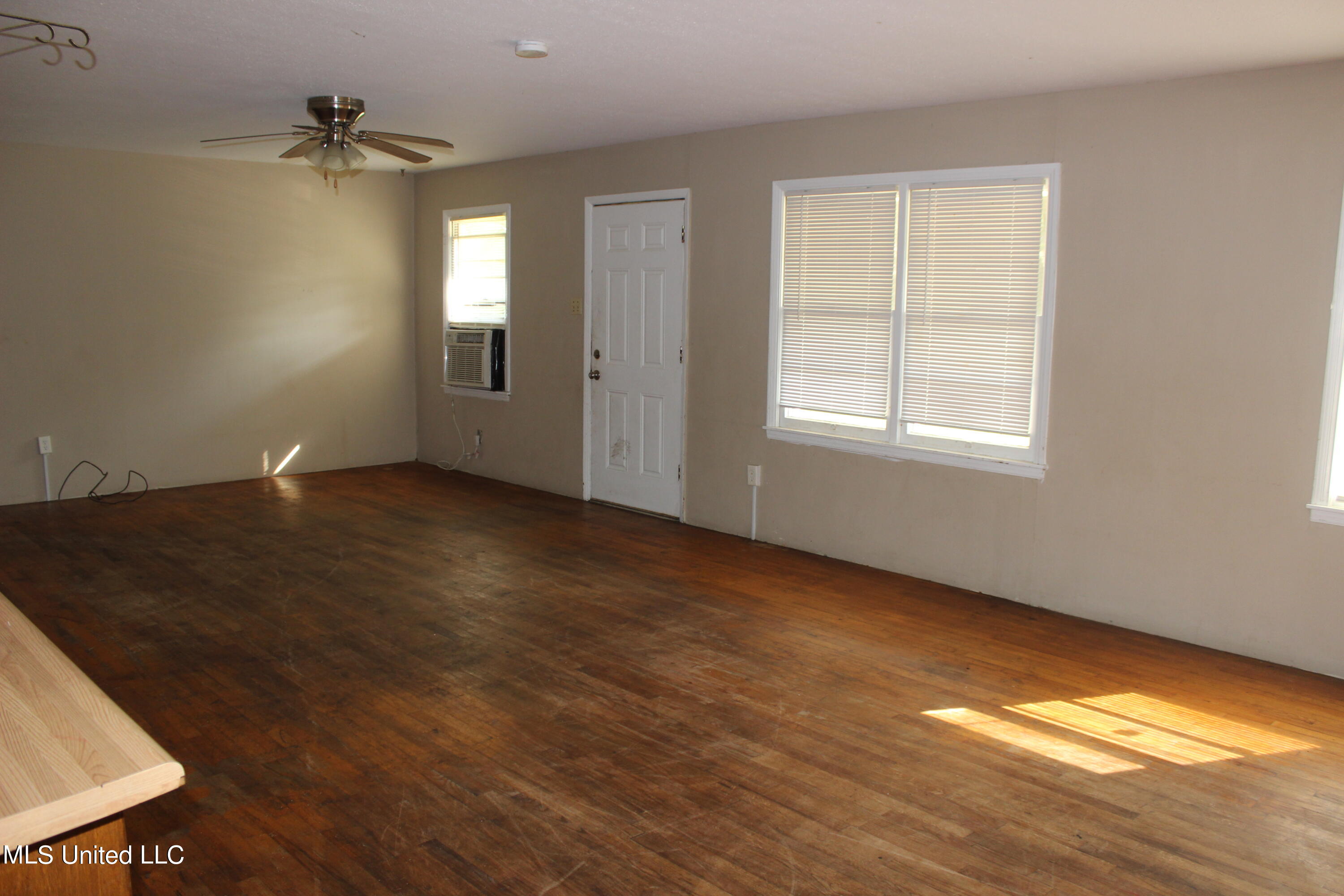 4707 2nd Street Moss Point, MS 39563 - Photo 14 of 15 IMG_9242 (2)