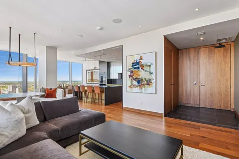 $3,300,000 | 255 Hennepin Avenue, Unit 3303, Minneapolis, MN 55401