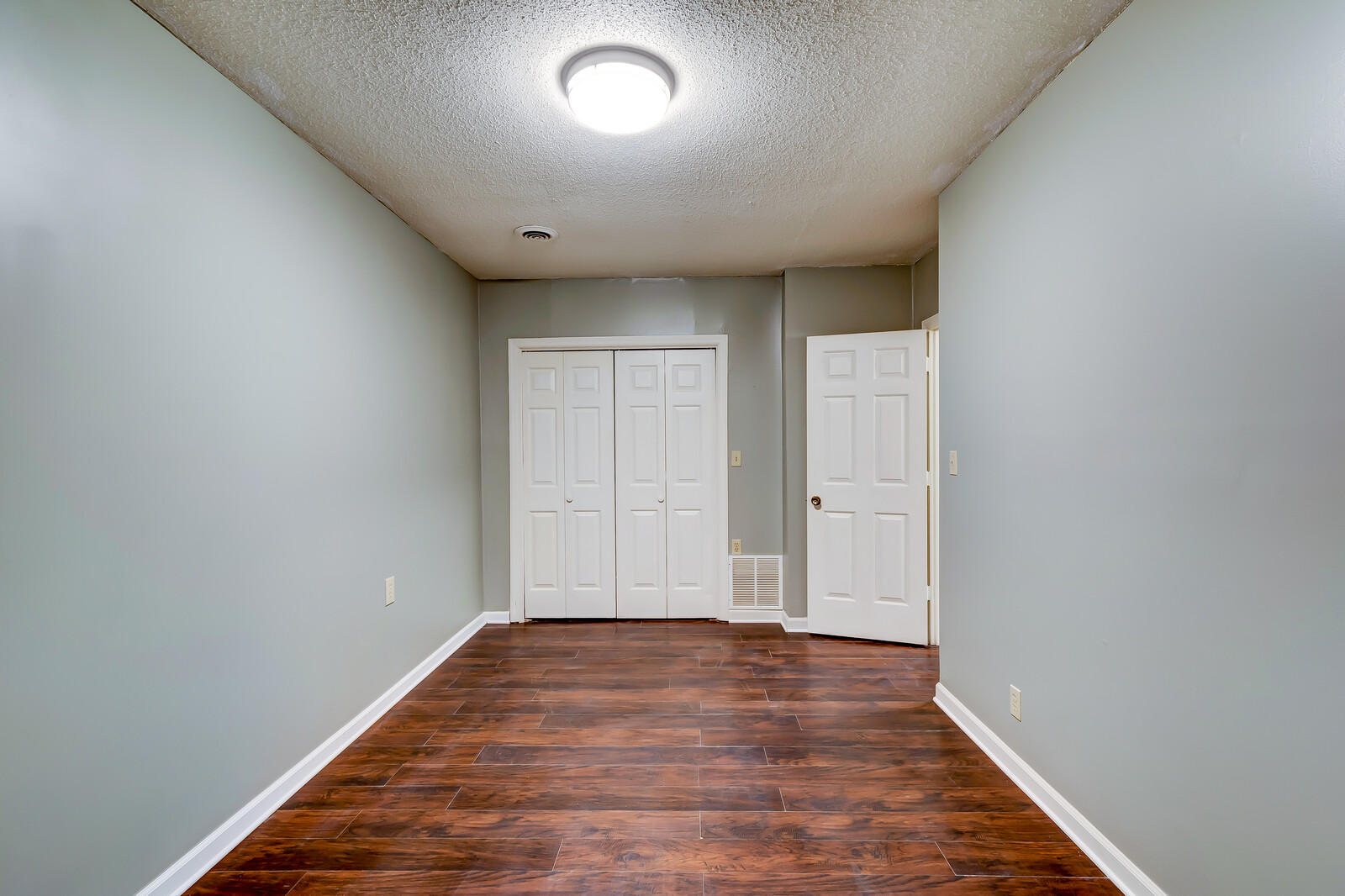 105 Arcadia Lane, Unit E Oak Ridge, TN 37830 - Photo 14 of 17 15_105_Arcadia_Ln15_mls