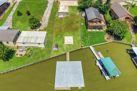$240,000 | 321 East Woodland Shrs Drive, Point Blank, TX 77364