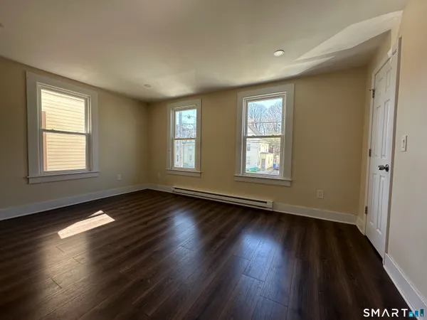 $2,300 | 567 Howe Avenue, Shelton, CT 06484