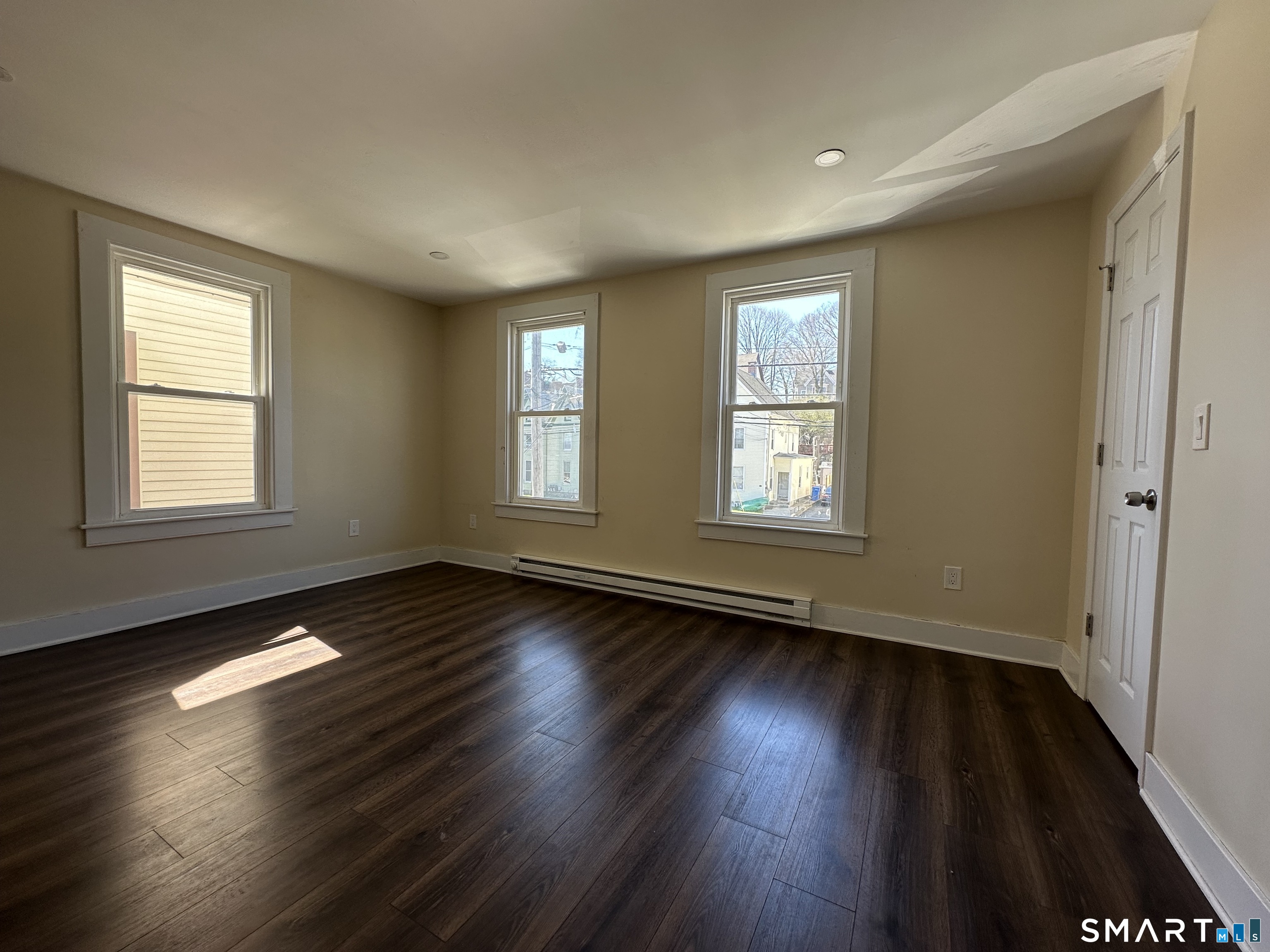 567 Howe Avenue Shelton, CT 06484 - Photo 5 of 13