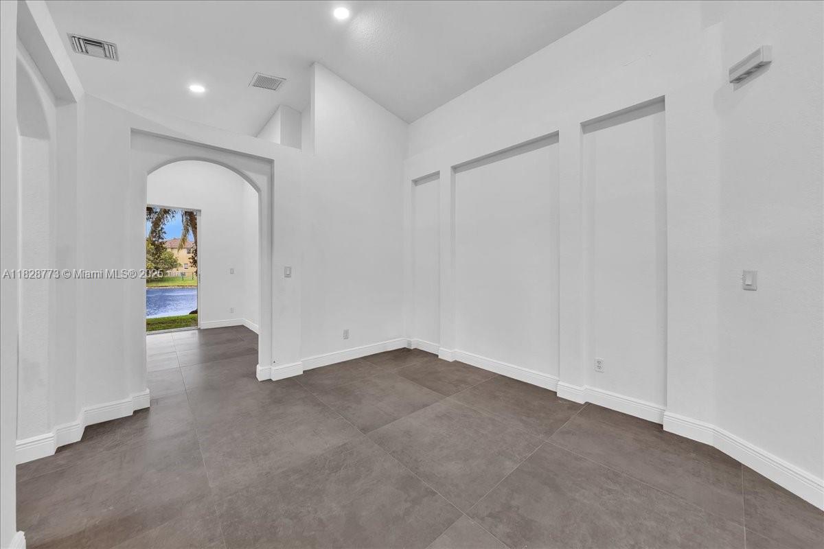 5046 Southwest 137th Terrace Miramar, FL 33027 - Photo 13 of 58