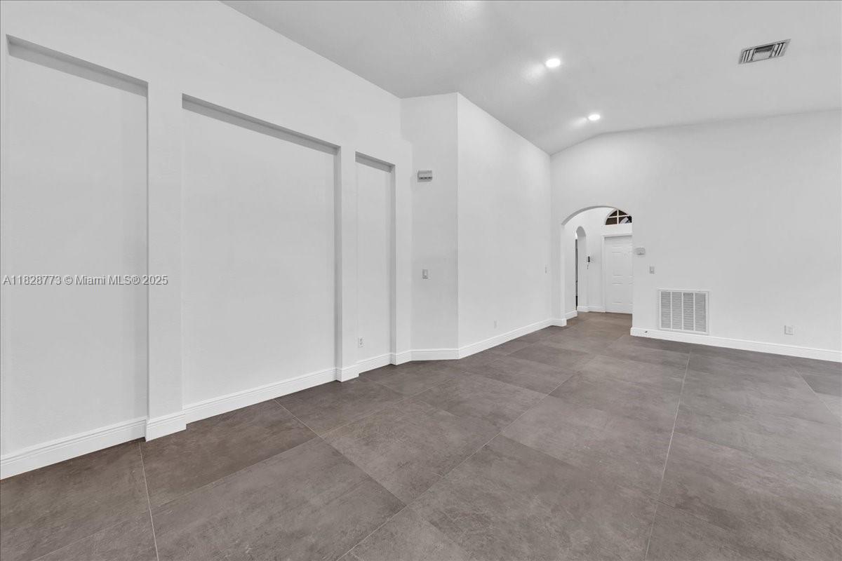 5046 Southwest 137th Terrace Miramar, FL 33027 - Photo 14 of 58