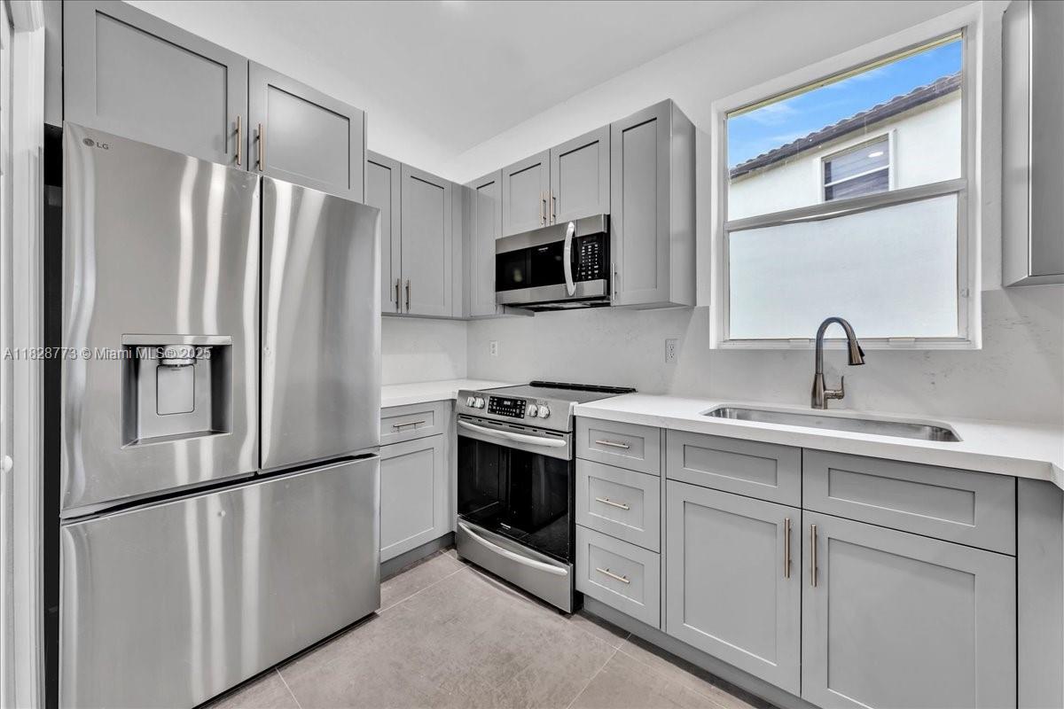 5046 Southwest 137th Terrace Miramar, FL 33027 - Photo 16 of 58