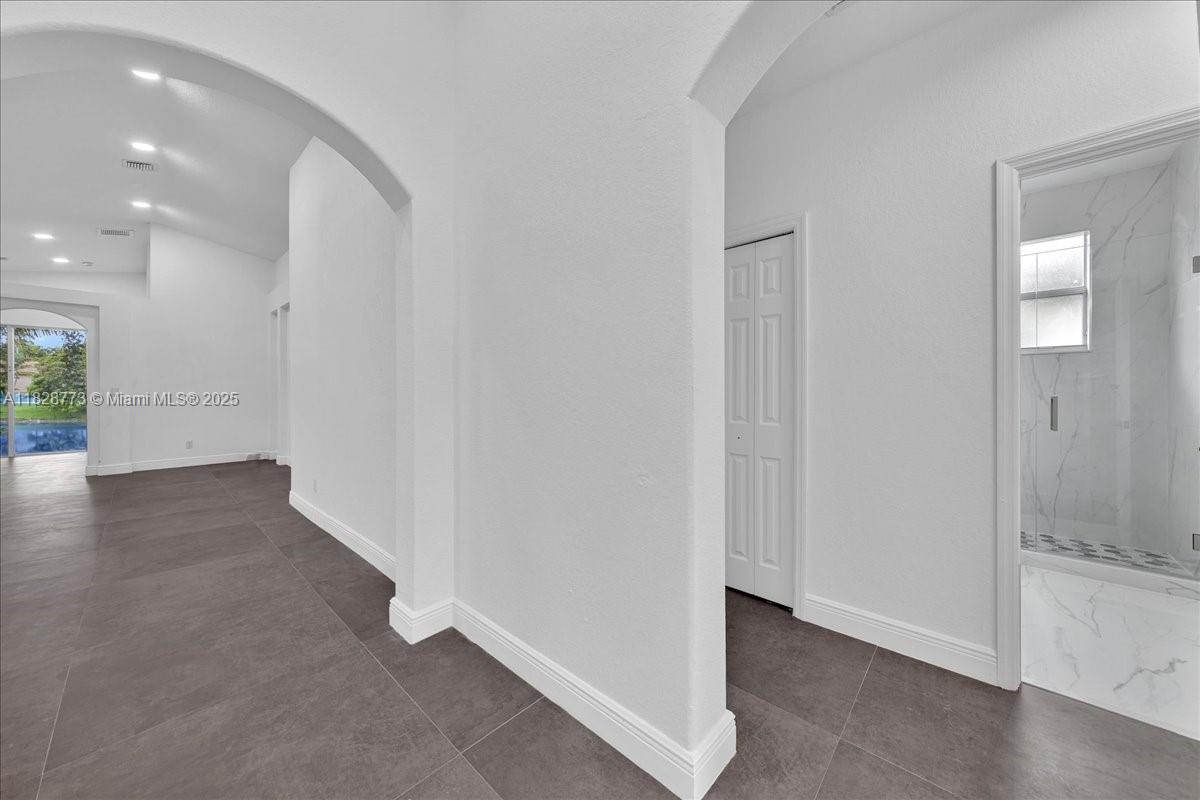 5046 Southwest 137th Terrace Miramar, FL 33027 - Photo 3 of 58