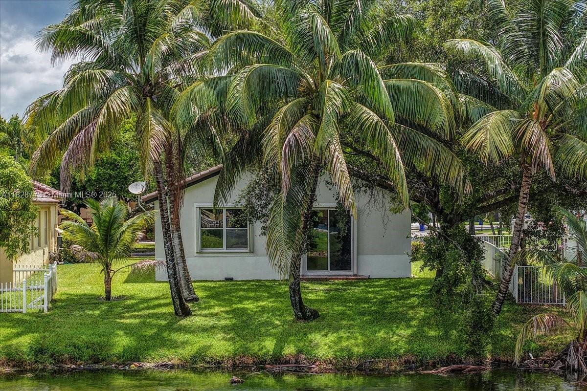 5046 Southwest 137th Terrace Miramar, FL 33027 - Photo 36 of 58