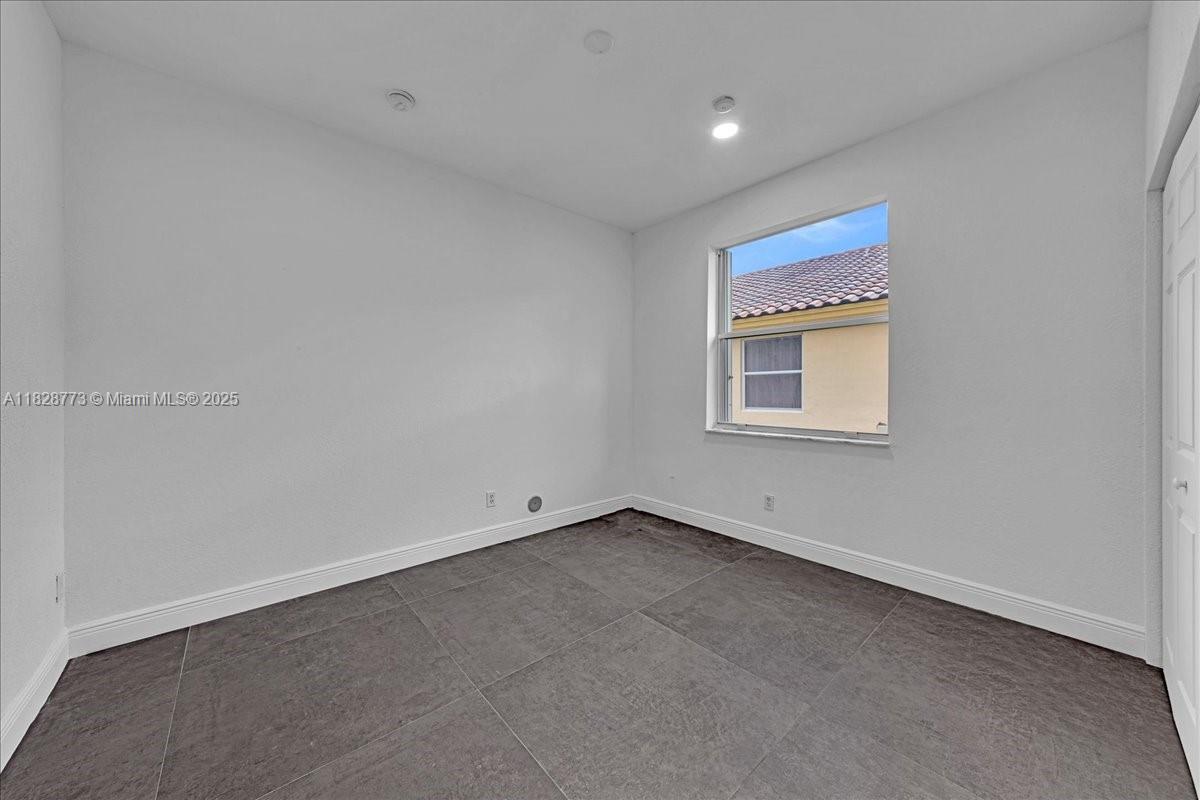 5046 Southwest 137th Terrace Miramar, FL 33027 - Photo 4 of 58