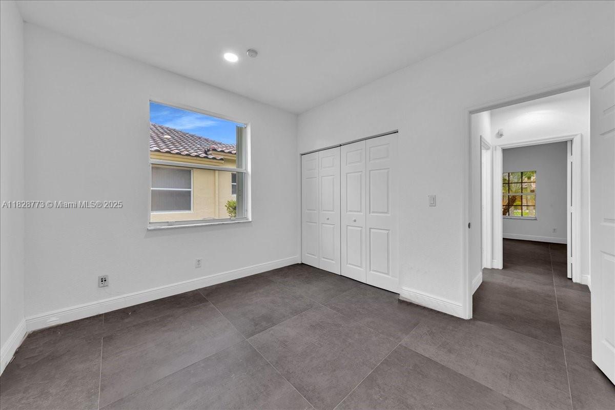5046 Southwest 137th Terrace Miramar, FL 33027 - Photo 5 of 58