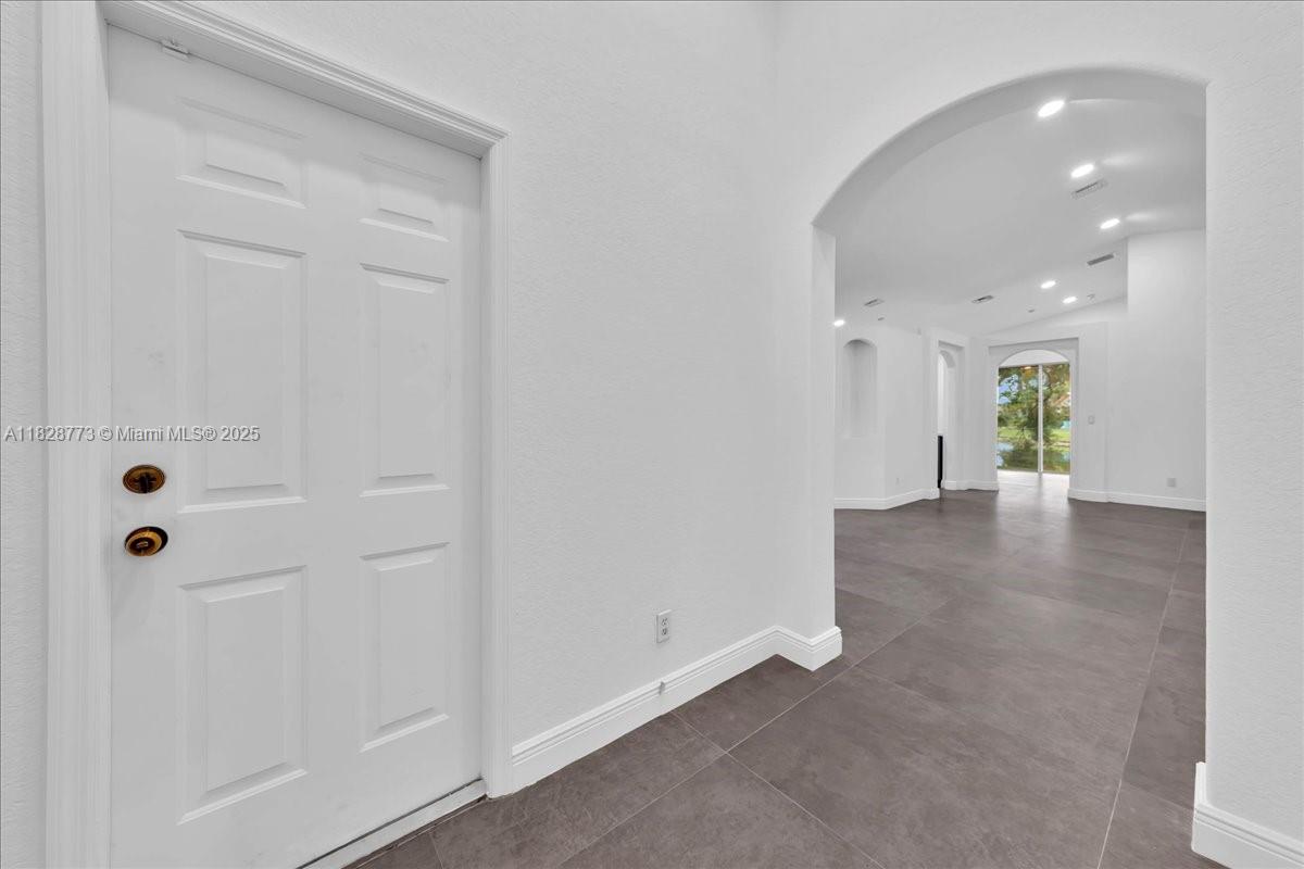 5046 Southwest 137th Terrace Miramar, FL 33027 - Photo 9 of 58