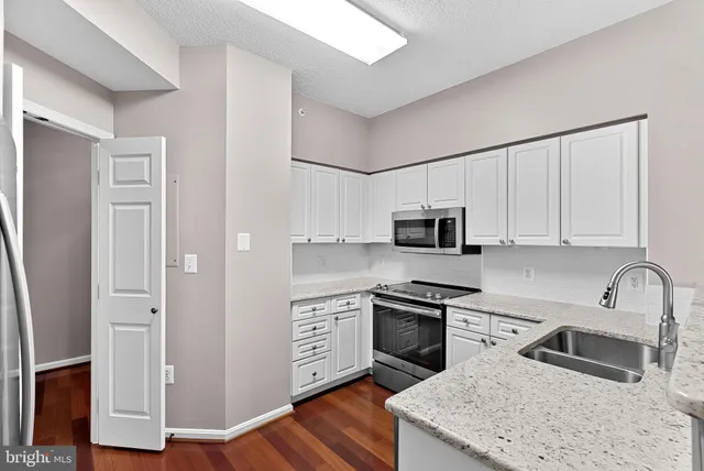 $2,800 | 19375 Cypress Ridge Terrace, Unit 907, Leesburg, VA 20176