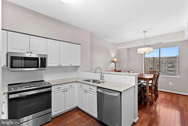 $2,800 | 19375 Cypress Ridge Terrace, Unit 907, Leesburg, VA 20176