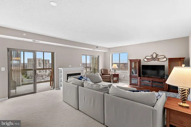 $2,800 | 19375 Cypress Ridge Terrace, Unit 907, Leesburg, VA 20176