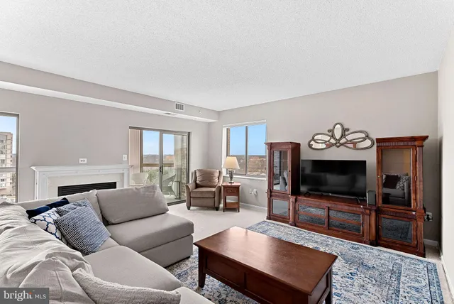 $2,800 | 19375 Cypress Ridge Terrace, Unit 907, Leesburg, VA 20176